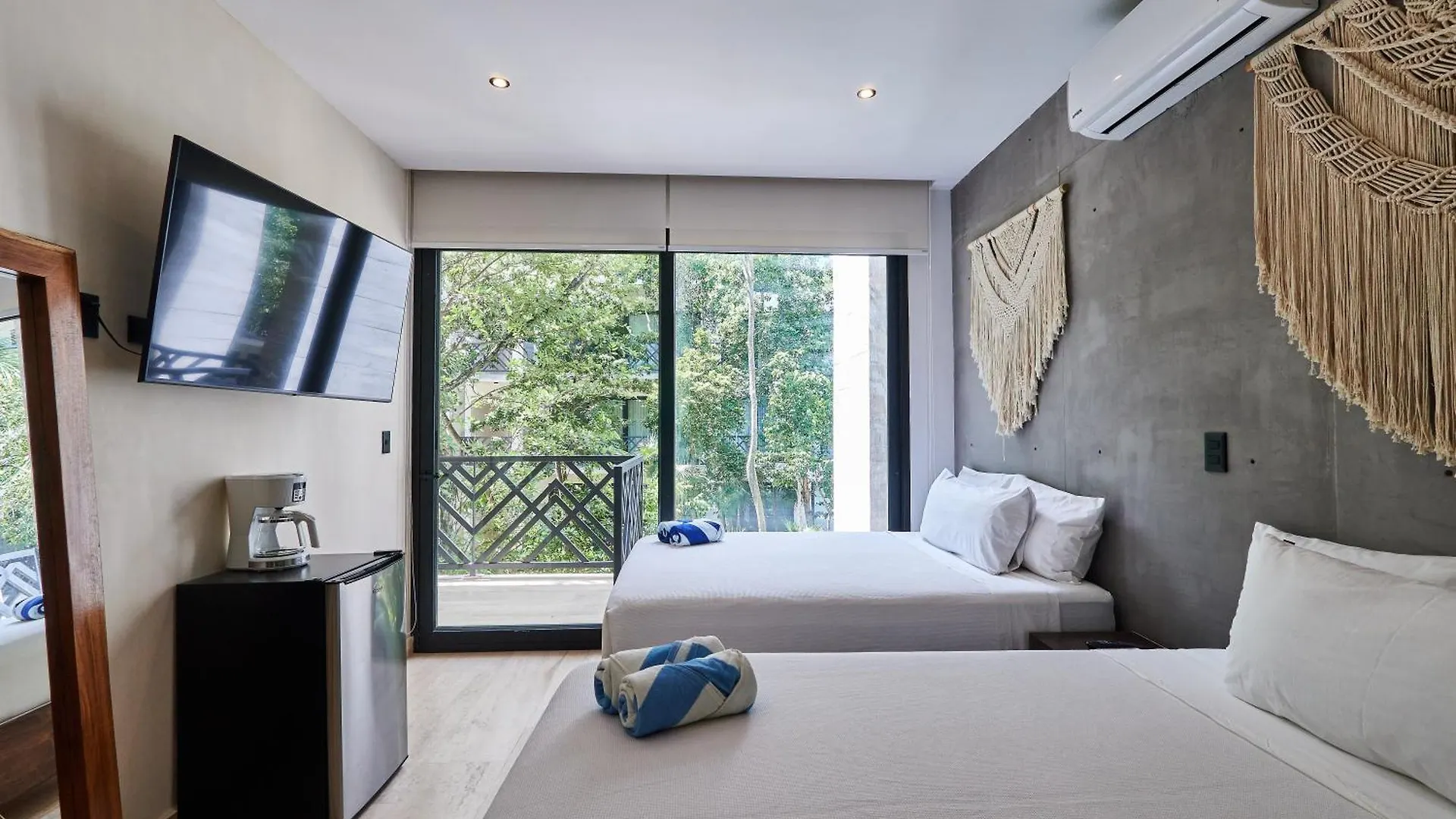 Tulum Escape - Stylish Pool, Gym & Parking Apartment Mexico