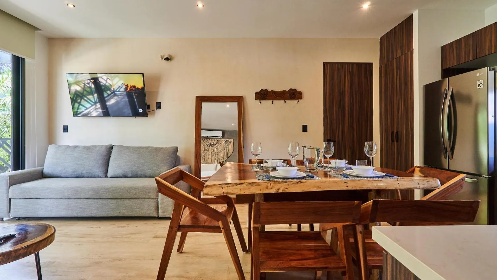 Tulum Escape - Stylish Pool, Gym & Parking Apartment 0*,  Mexico