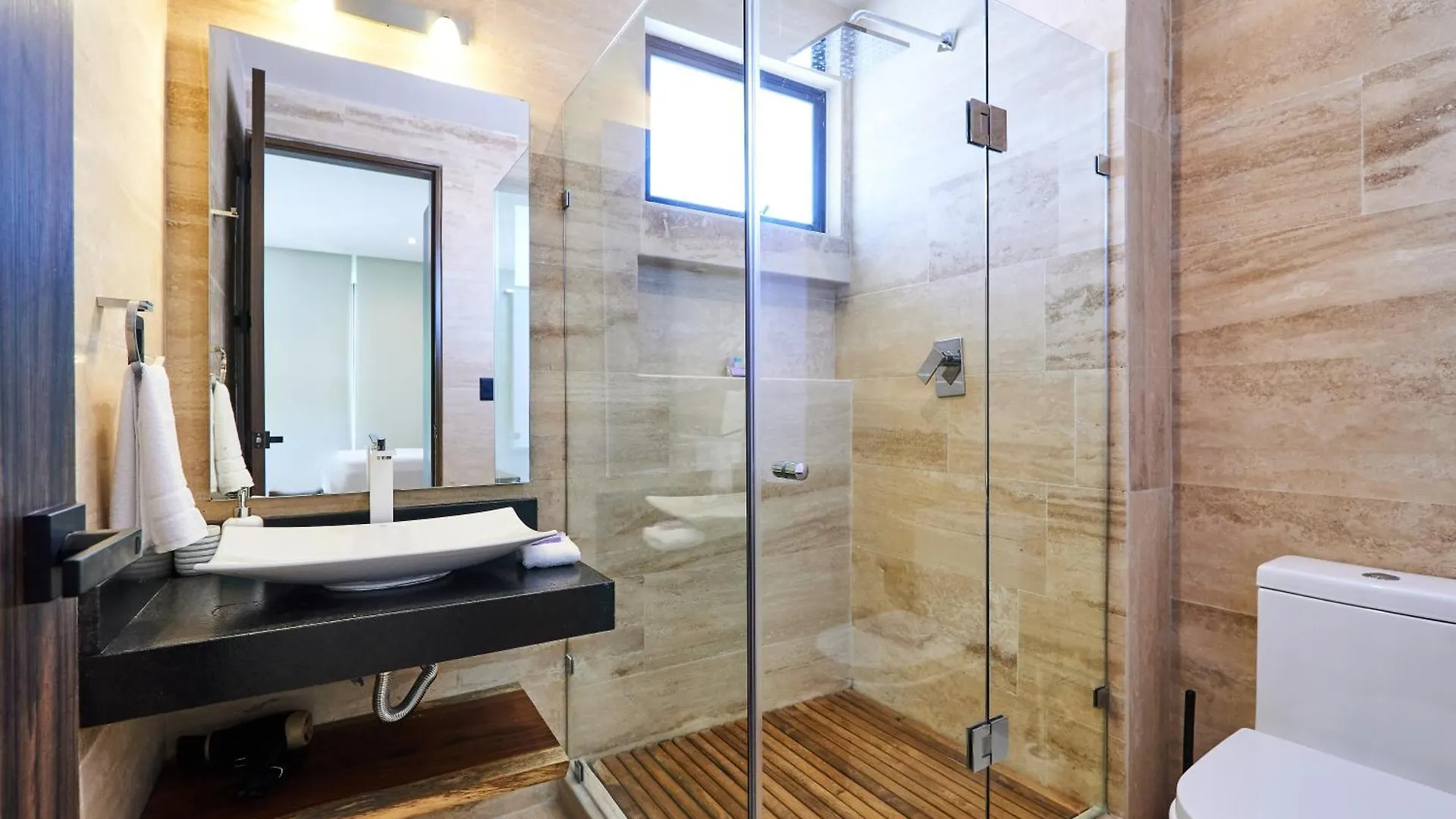 Tulum Escape - Stylish Pool, Gym & Parking Apartment