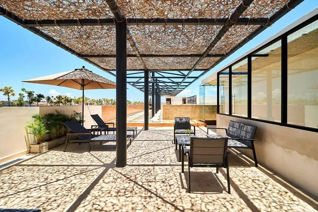 Tulum Escape - Stylish Pool, Gym & Parking Apartment