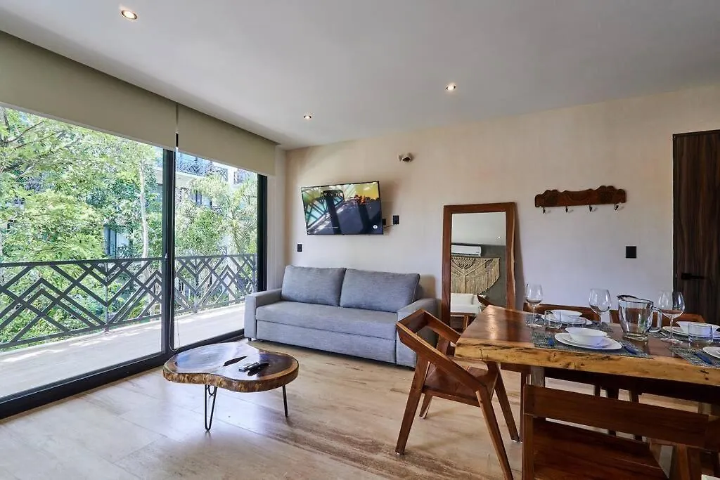 Tulum Escape - Stylish Pool, Gym & Parking Apartment Mexico
