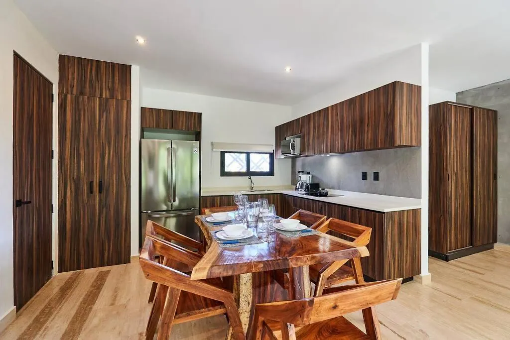 Tulum Escape - Stylish Pool, Gym & Parking Apartment