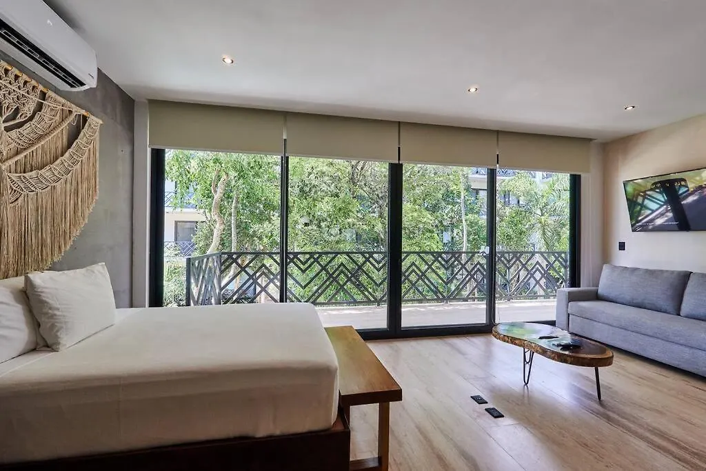 Tulum Escape - Stylish Pool, Gym & Parking Apartment