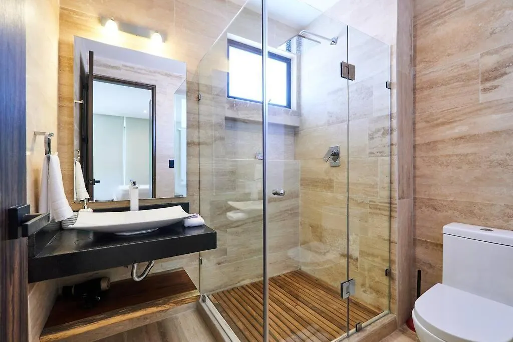 Tulum Escape - Stylish Pool, Gym & Parking Apartment