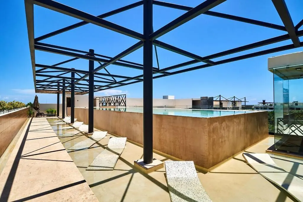 Tulum Escape - Stylish Pool, Gym & Parking Apartment
