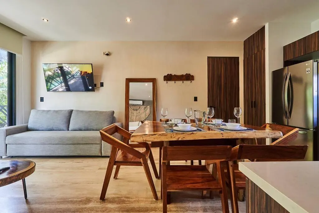 Tulum Escape - Stylish Pool, Gym & Parking Apartment