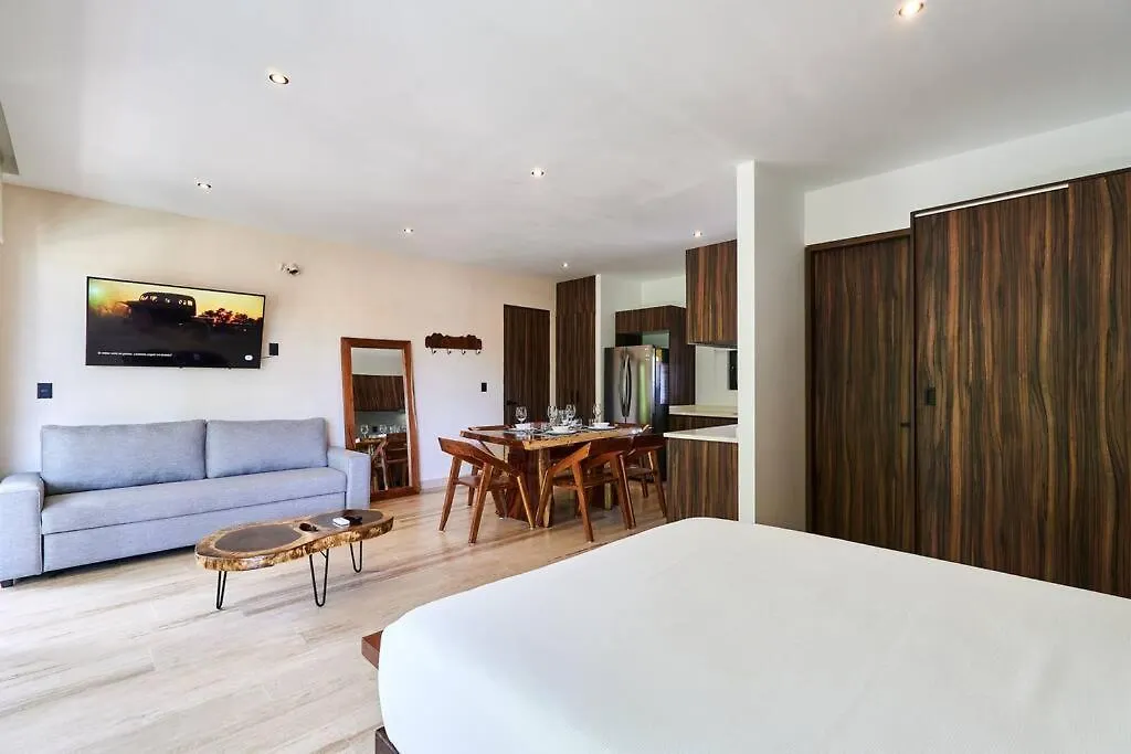 Tulum Escape - Stylish Pool, Gym & Parking Apartment