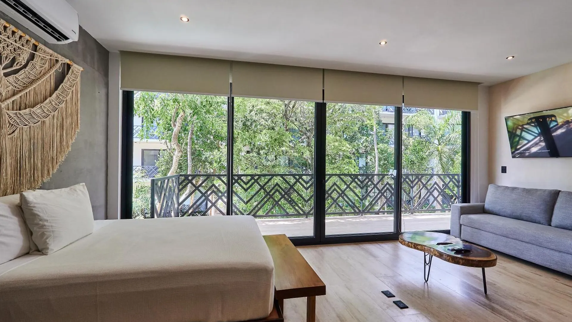 Tulum Escape - Stylish Pool, Gym & Parking Lägenhet